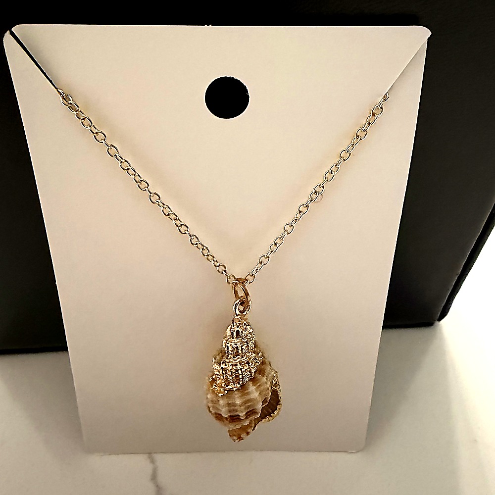 Real Seashell Pendant Necklace